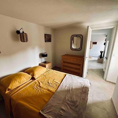 Charmant Petit Appartement Place De L Eglise Пяна Екстериор снимка